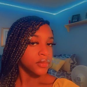 Meet your Posher, Amiah